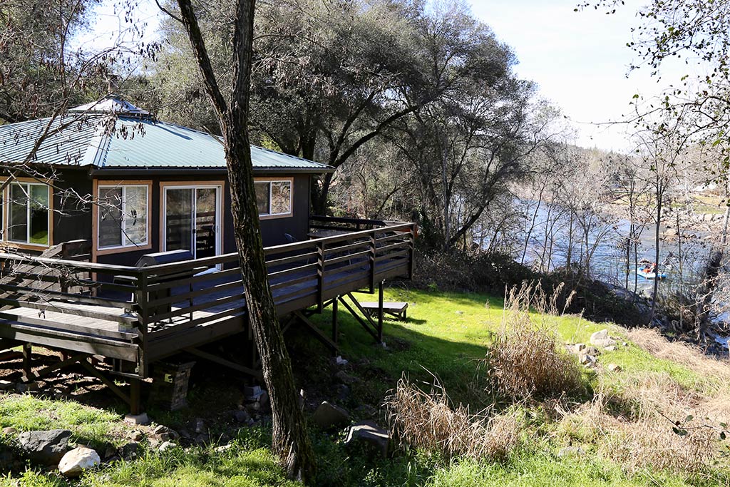 cabins-river-front-american-river cabins-river-front-american-river