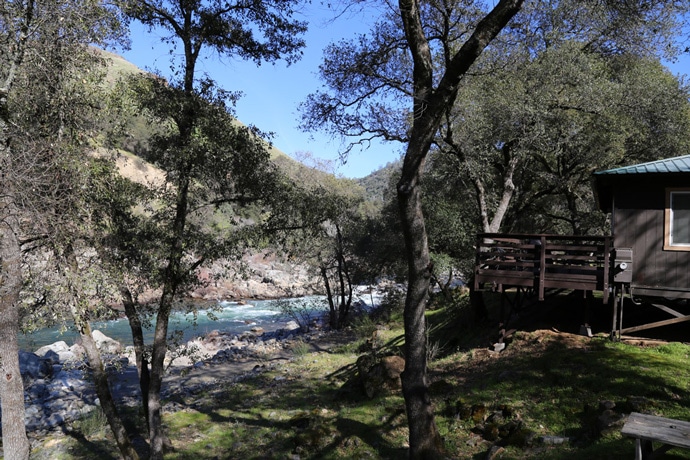 river-front-cabin-vacation-rental-american-river-resort