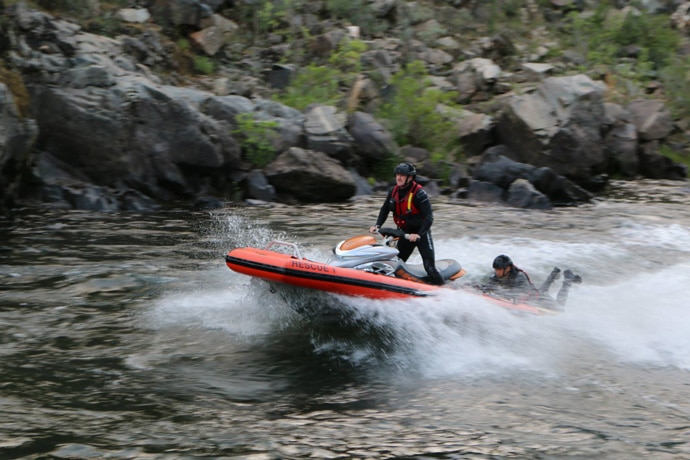 swiftwater-rescue-american-river